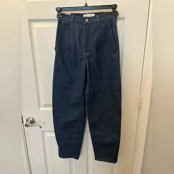 Aritzia Denim Forum Luanne High Rise Tapered Jean 24 - Picture 4 of 8